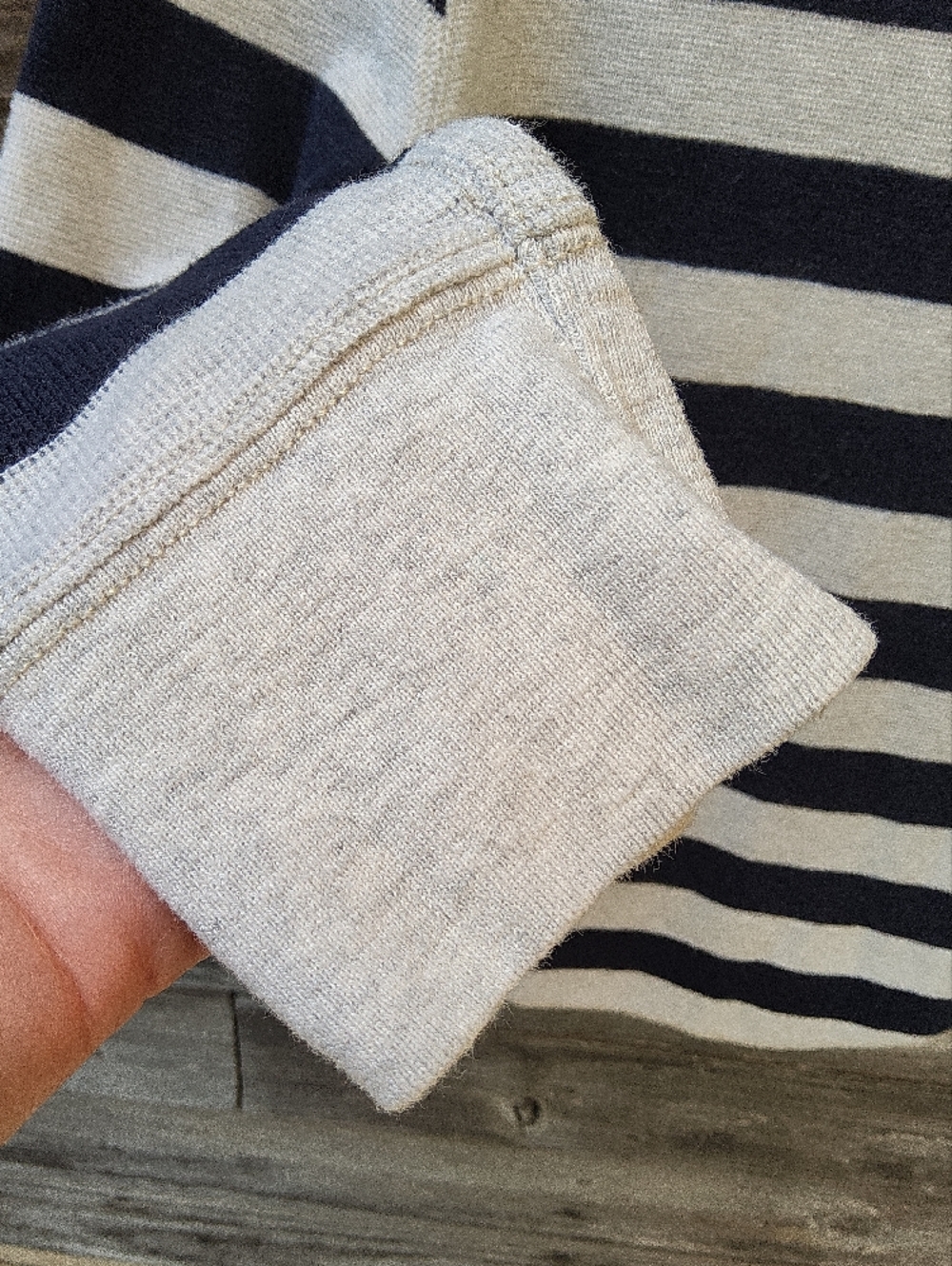 American Eagle Outfitters Heritage Navy & Cream Striped Pullover Size Small - Picture 4 of 6